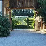 Le Domaine D'herambault Hotel 2*