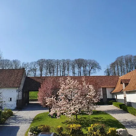 Le Domaine D'herambault Отель