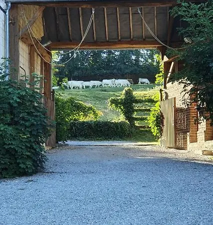 Le Domaine D'herambault Отель 2*