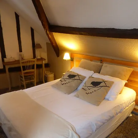 Le Domaine D'herambault Отель 2*