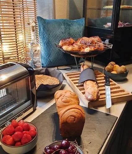 Le Domaine D'hérambault Hotel 2*